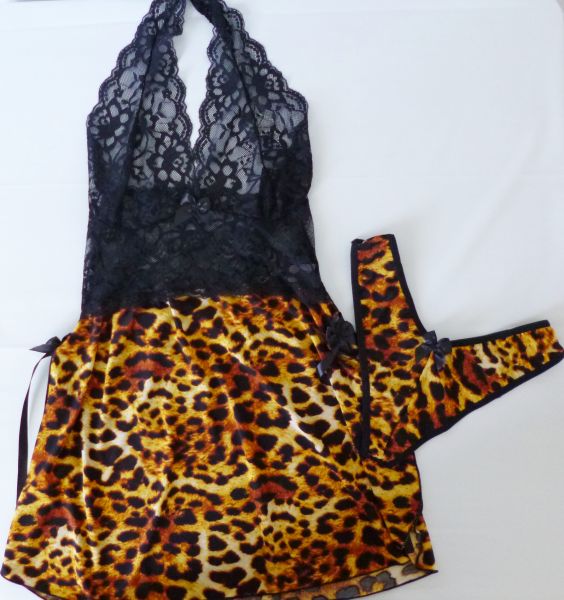 Camisola Microfibra Oncinha com calcinha.